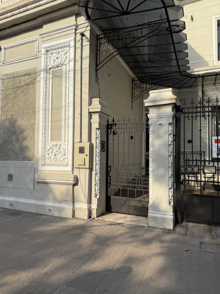 VENTA CENTRO MEDICO - A ESTRENAR- JUNIN AL 900